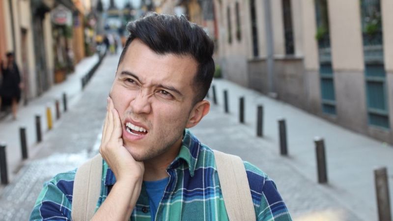 Teeth grinding (bruxism) – a bad habit that ruins your teeth. What should you do?