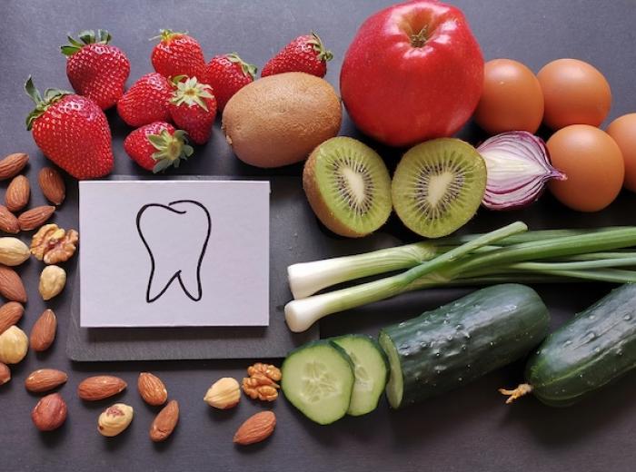 Healthy food to eat to benefit your gums