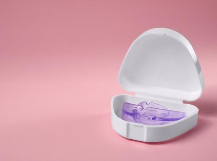 When do I need to use a mouthguard? It can protect my teeth and gums?