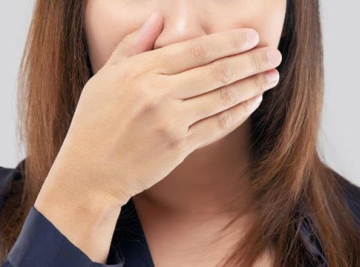 What Causes Bad Breath? Top 8 Dentist-Recommended Solutions for Fresher Breath